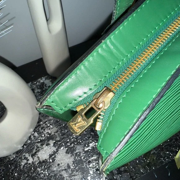 Louis Vuitton Epi - Picture 6 of 11